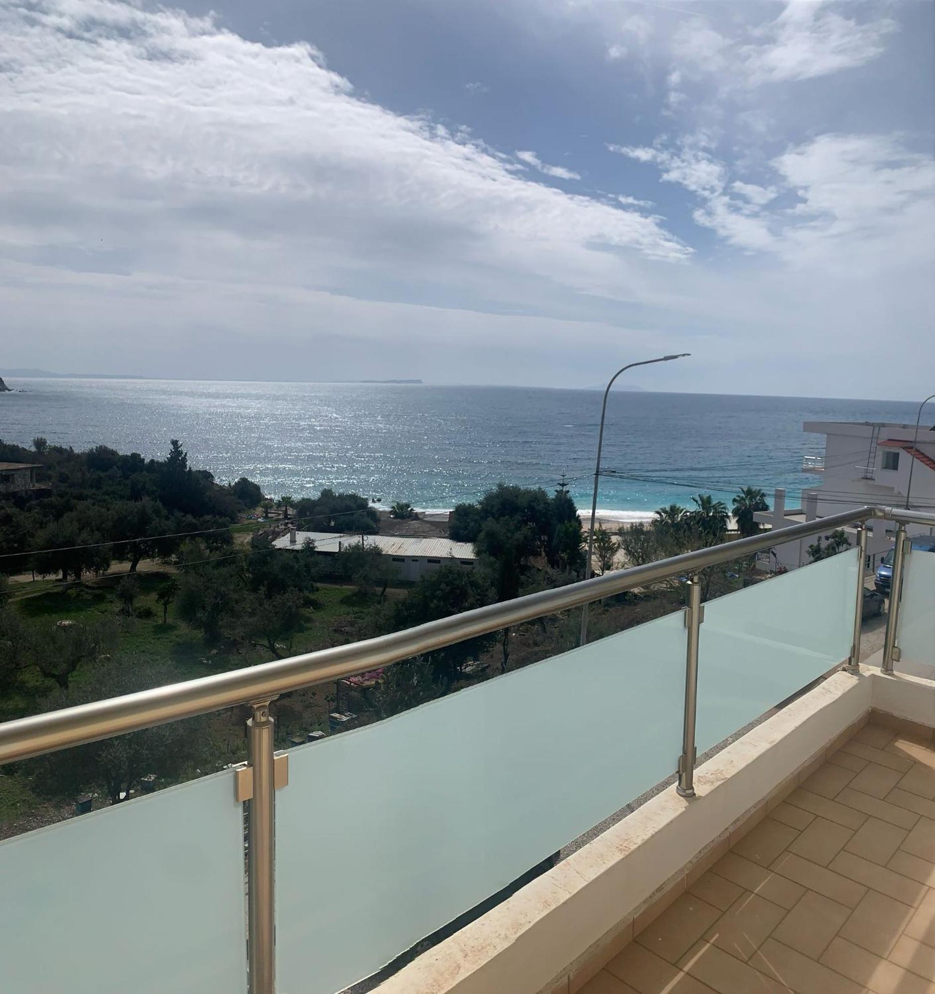 Sunset Views Apartment Himare Bagian luar foto