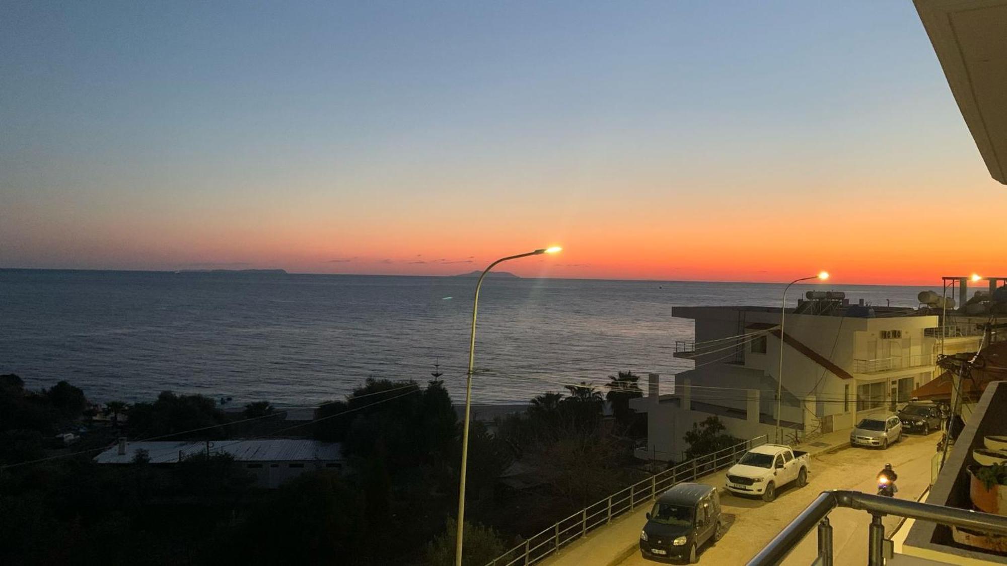 Sunset Views Apartment Himare Bagian luar foto